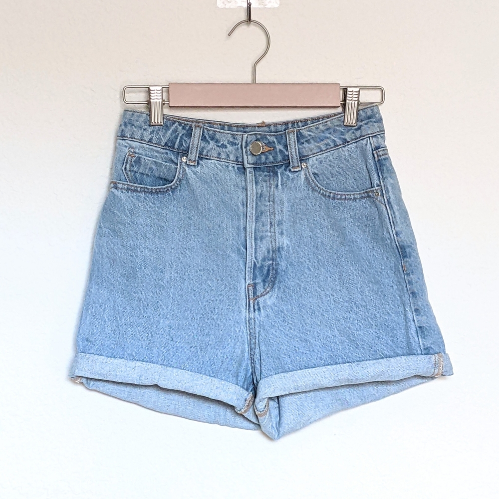 zara high waisted light wash denim shorts